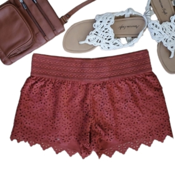 American Rag Cie Womans Rust Colored Lasercut Lace Shorts Size Small - Picture 1 of 11